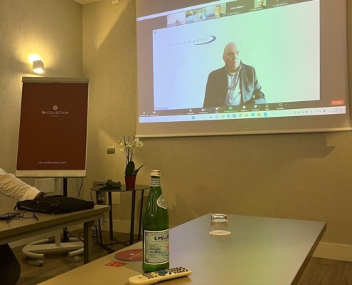 Live Schalte der deutschen Personalberatung bei der internationalen Tagung in Rom